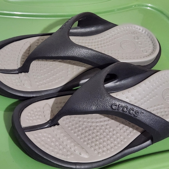 Crocs Flip Flops Size M7/W9 🌟Almost New🌟 - Picture 2 of 4